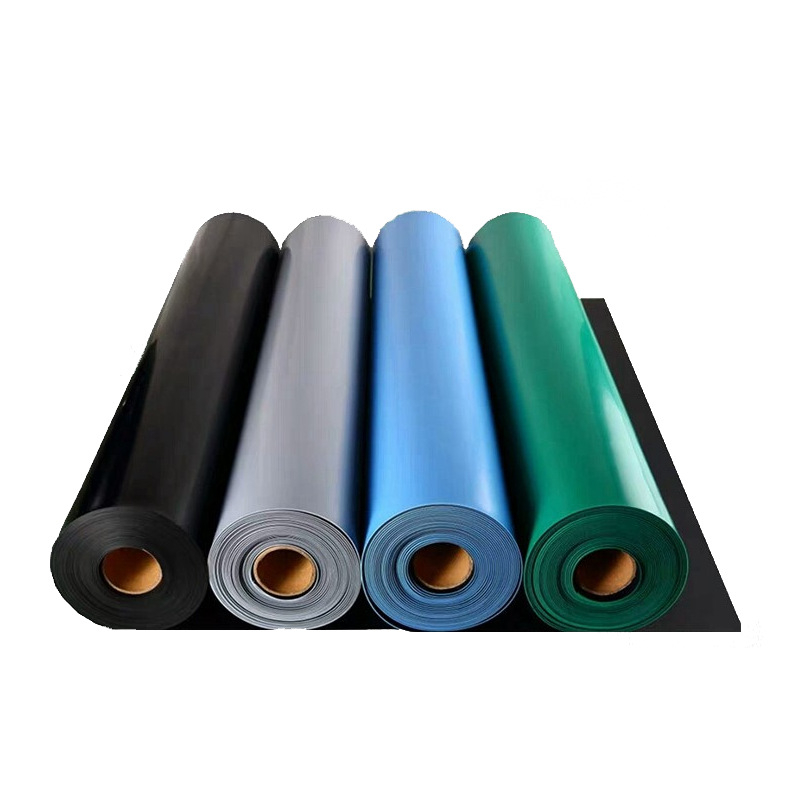 Covoraș din cauciuc anti-static, rezistent la uzură și temperatură, finisaj mat sau lucios, disponibil într-o varietate de culori.