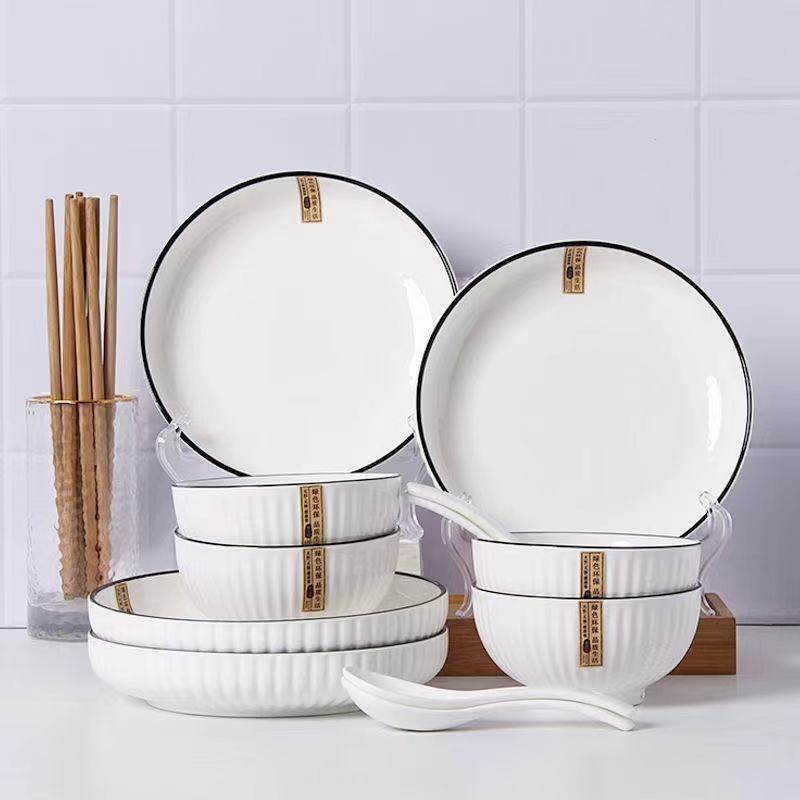 Set de 16 piese din ceramică: boluri și farfurii, bețișoare, anti-ardere și izolare termică, pentru patru persoane