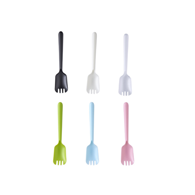 Set de tacâm plastic de unică folosință: lingură, furculiță, lingură de desert și lingură pentru înghețată, ambalate individual