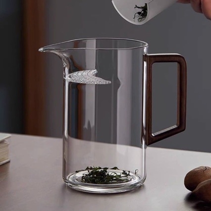 ceașcă din sticlă groasă cu separator de ceai, ceașcă în formă de semilună cu filtru încorporat