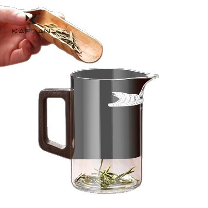 ceașcă din sticlă groasă cu separator de ceai, ceașcă în formă de semilună cu filtru încorporat
