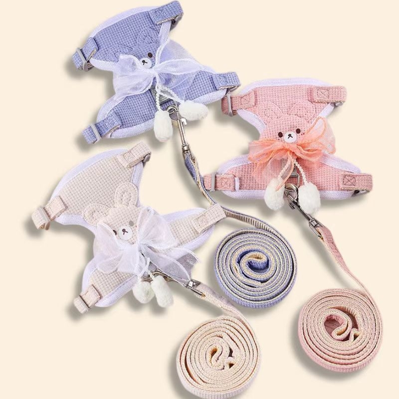Lesă reglabilă pentru animale de companie, în stil vestă, pentru câini și pisici, cu plasă 3D, funda și pompon