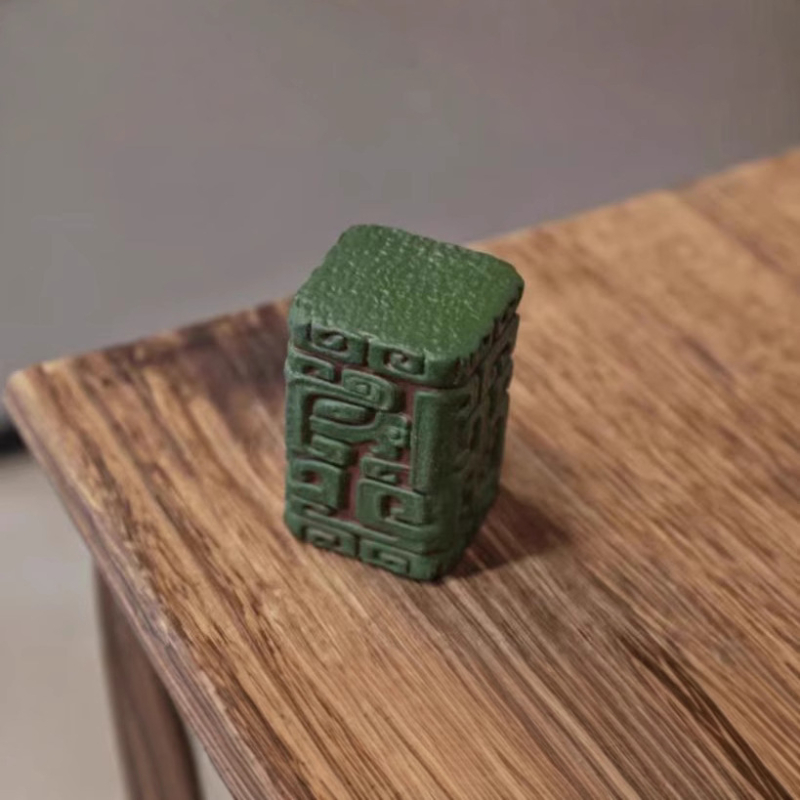 Tea pet din argilă violetă Yixing, model relief Taotie, suport pentru capac și accesoriu pentru tava de ceai, set de ceai în stil chinezesc pentru uz casnic, mic ornament decorativ