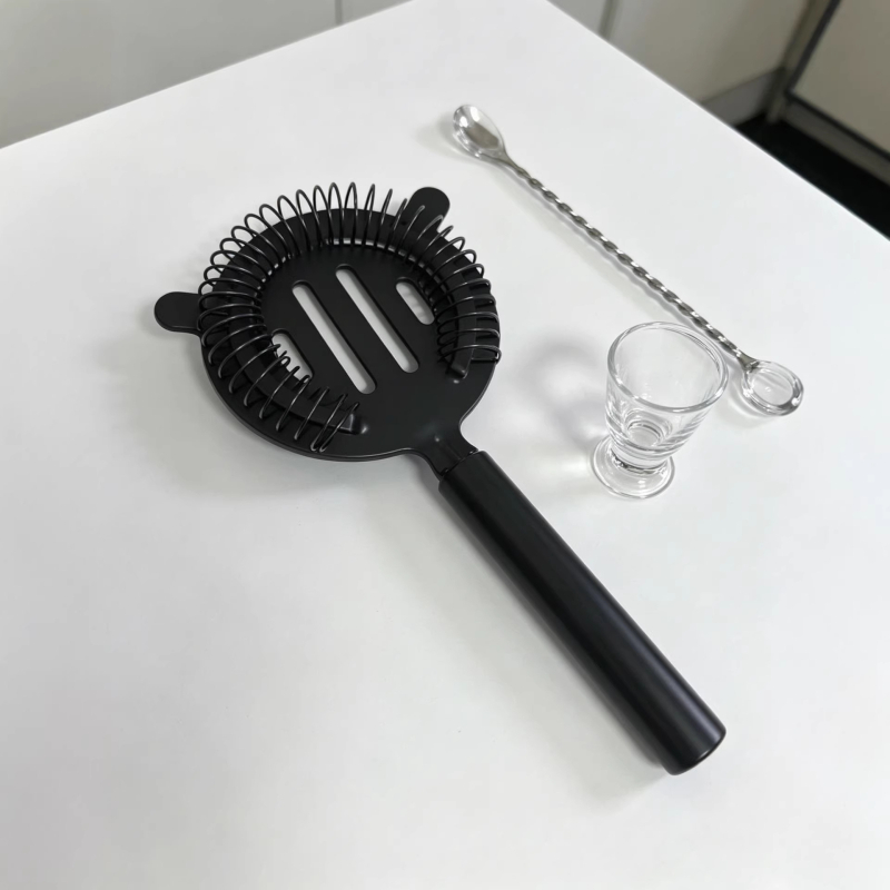 Filtru de gheață cu arc pentru cocktailuri – unealtă de bar din oțel inox