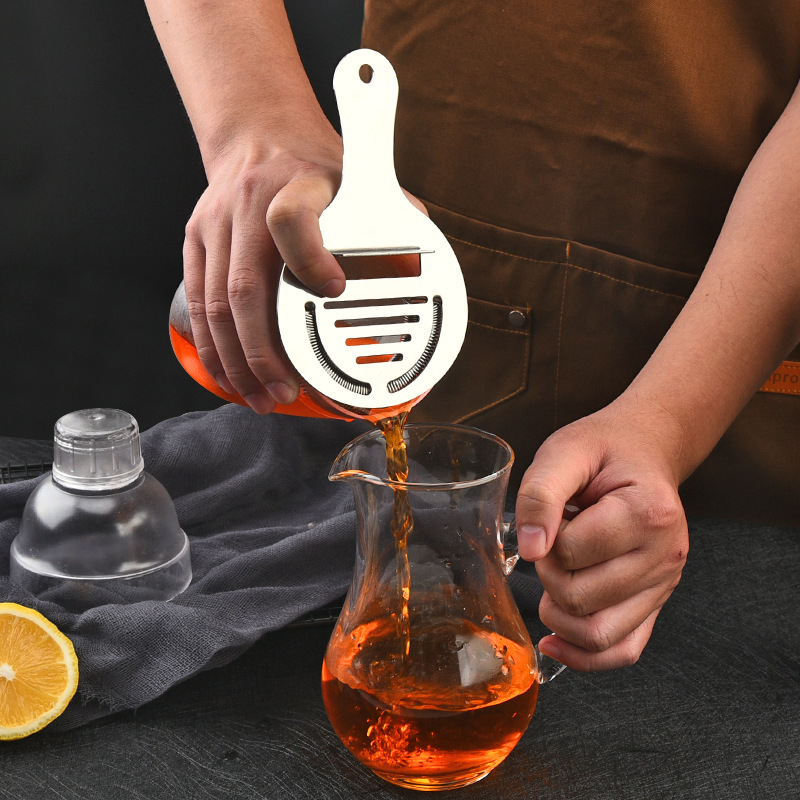 Filtru de gheață semicircular din oțel inoxidabil pentru cuburi Hawthorne – Separator de gheață pentru baruri și uz casnic