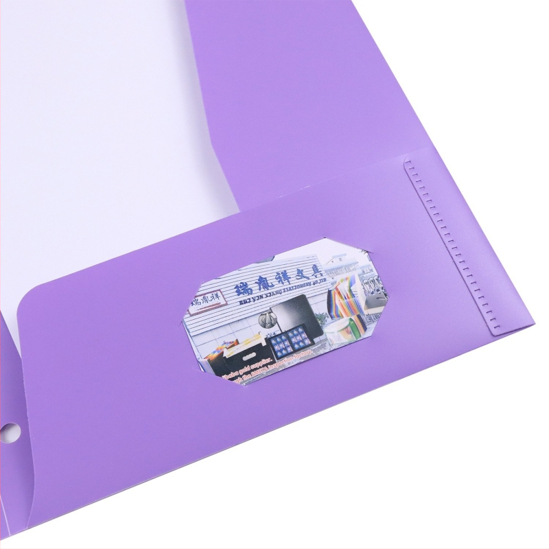 Folder A4 cu patru buzunare, buzunar transparent, buzunar dublu și găuri pentru trei inele