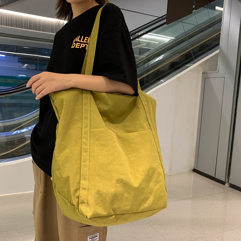 Geantă tote din nylon, în stil coreean, pentru femei, capacitate mare, model nou 2025 pentru călătorii și navetă zilnică