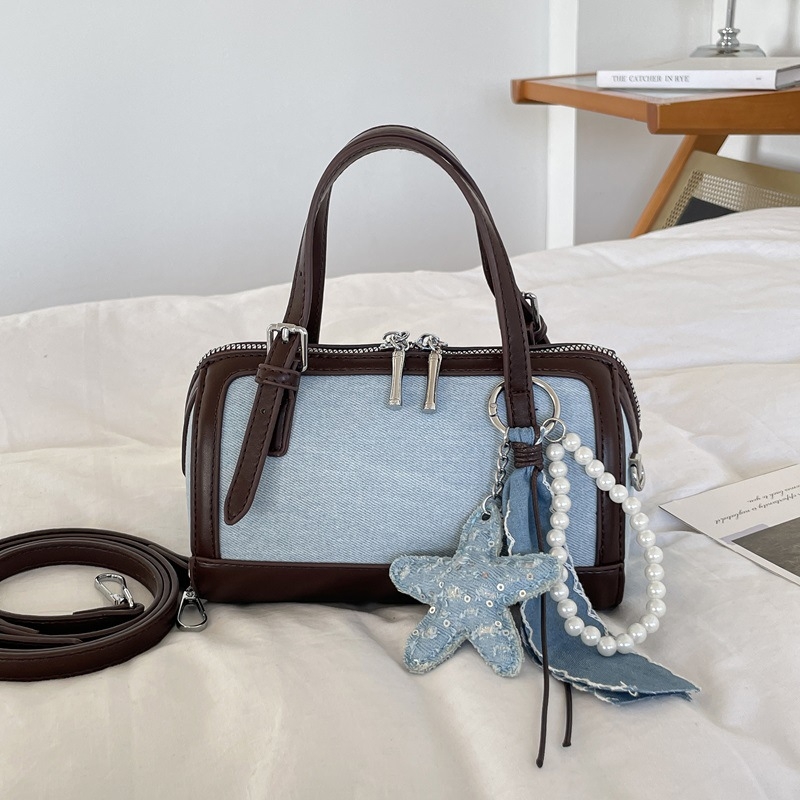 Geantă din denim, vară 2026, geantă mică pătrată crossbody, stil casual cu accente color-block
