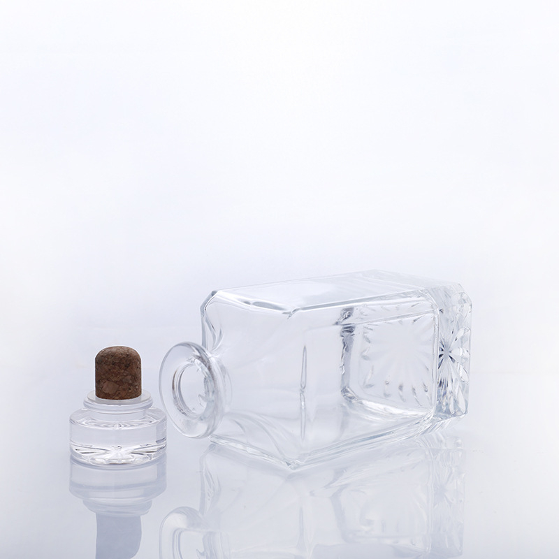 Sticlă simplă de whisky, transparentă, 750 ml, sticlă din cristal alb îngroșat, dop din plută sigilat