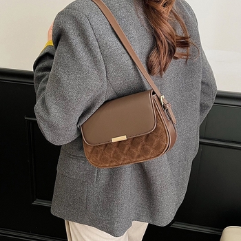 Geantă de damă pentru toamnă-iarnă, crossbody, cu quilting brodat, stil retro saddle, maro