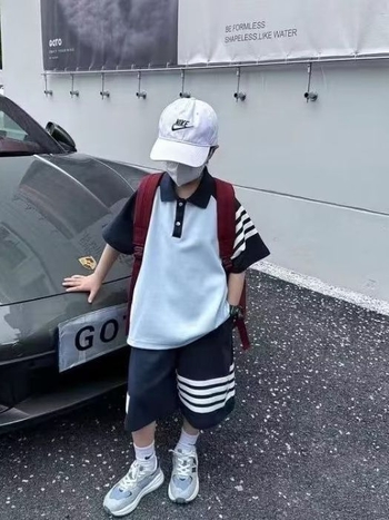 Băieți: Set de vară din două piese, tricou polo cu mâneca scurtă, în dungă, stil coreean