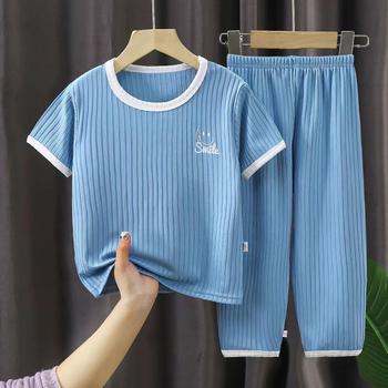 Pijama de vară pentru copii din ice silk, set cu tricou cu mâneci scurte și pantaloni 3/4, unisex, ușor și confortabil pentru casă