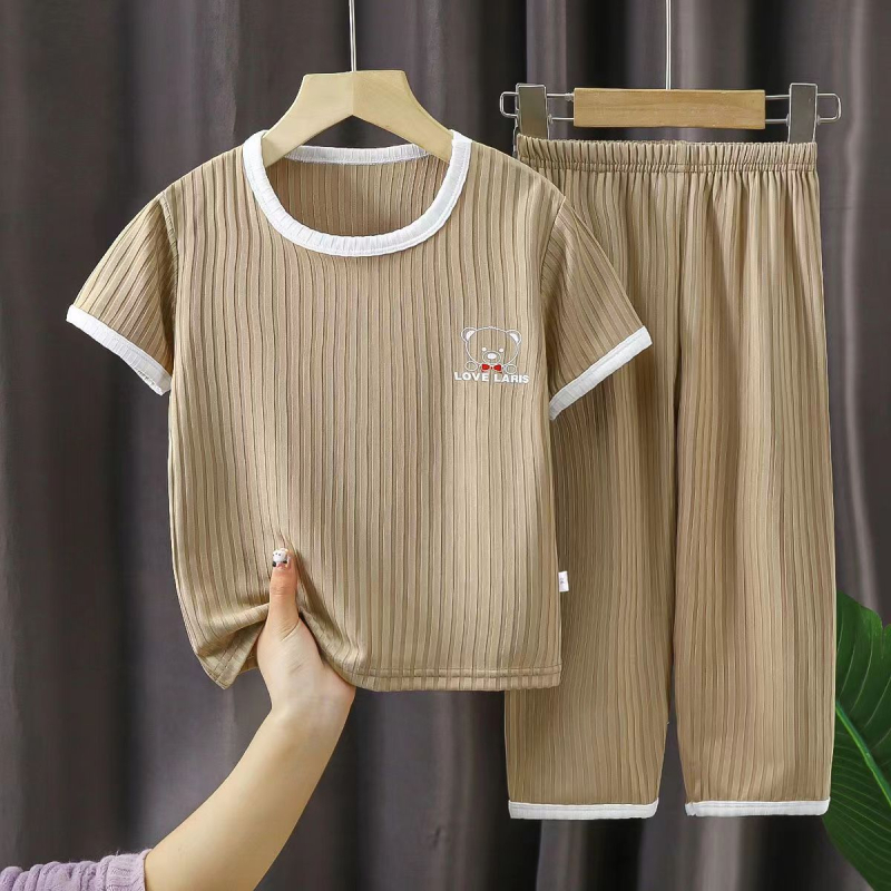 Pijama de vară pentru copii din ice silk, set cu tricou cu mâneci scurte și pantaloni 3/4, unisex, ușor și confortabil pentru casă