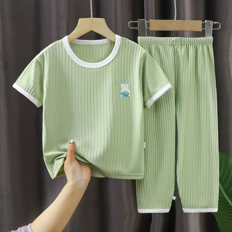 Pijama de vară pentru copii din ice silk, set cu tricou cu mâneci scurte și pantaloni 3/4, unisex, ușor și confortabil pentru casă