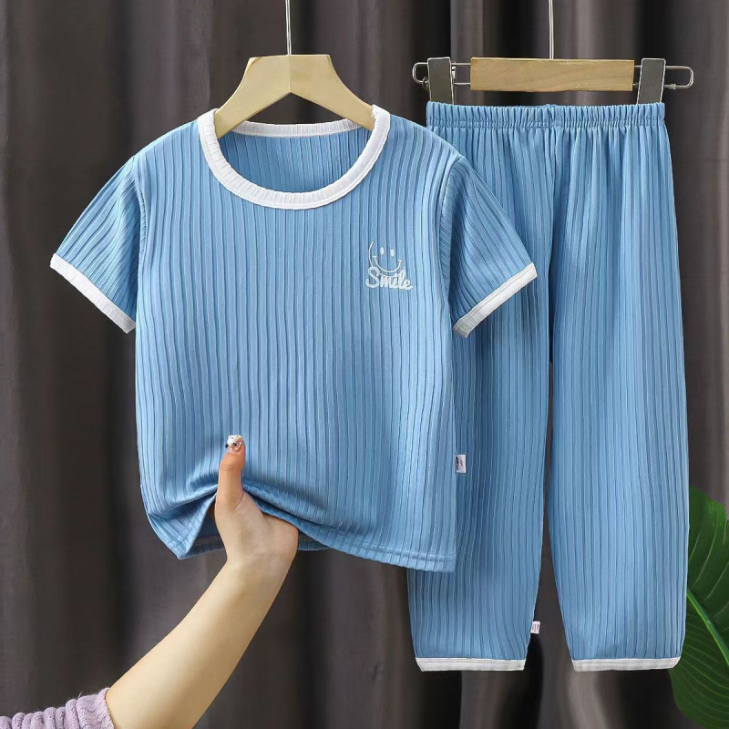 Pijama de vară pentru copii din ice silk, set cu tricou cu mâneci scurte și pantaloni 3/4, unisex, ușor și confortabil pentru casă