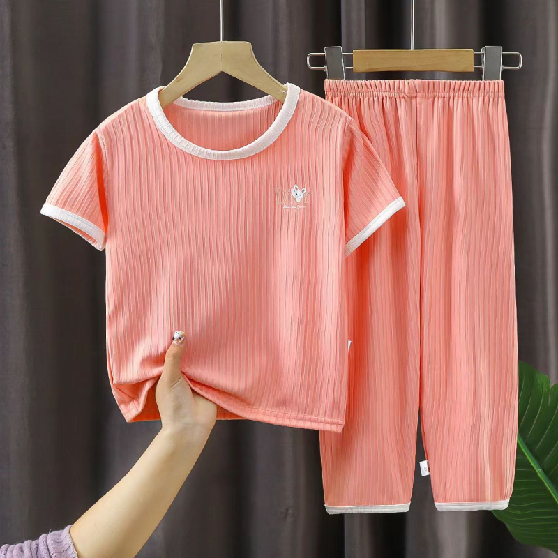Pijama de vară pentru copii din ice silk, set cu tricou cu mâneci scurte și pantaloni 3/4, unisex, ușor și confortabil pentru casă