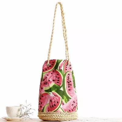 Geantă de umăr croșetată, în formă de găleată, cu ciucuri, țesătură din paie, imprimeu floral și model pepene – geantă de plajă pentru femei