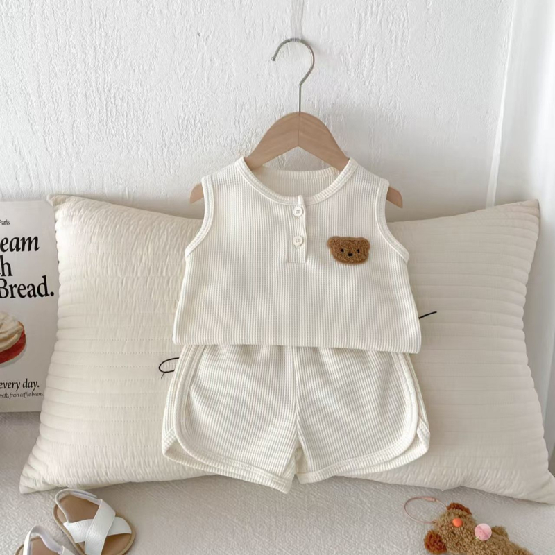 Set de vară pentru copii, două piese: tricou fără mânece cu textură fagure și pantaloni scurți cu imprimeu ursuleț