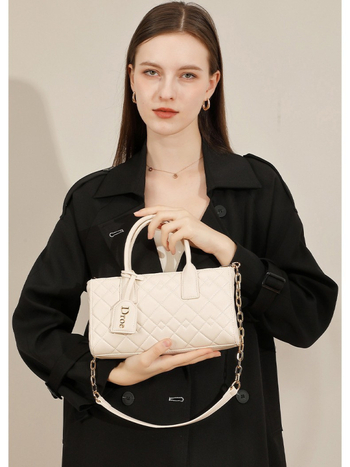 Geantă Boston XL din piele de vițel, în formă de gălușă, quiltată, curea lanț crossbody, pentru călătorii casual 2025