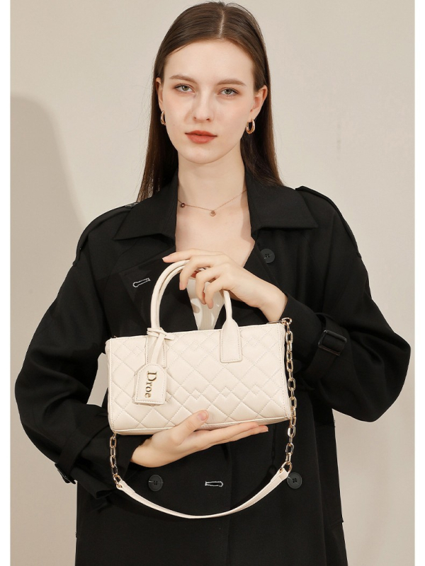 Geantă Boston XL din piele de vițel, în formă de gălușă, quiltată, curea lanț crossbody, pentru călătorii casual 2025