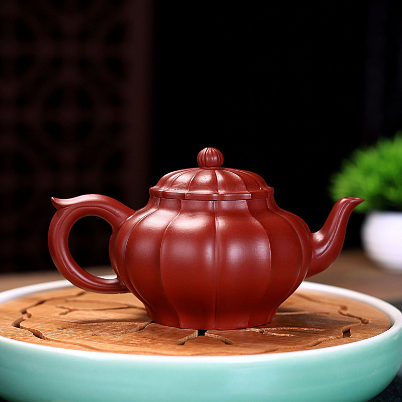 Ceainic din lut mov, lucrat manual, cu husă brocard, set Da Hong Pao Gongfu, capac cu nervuri