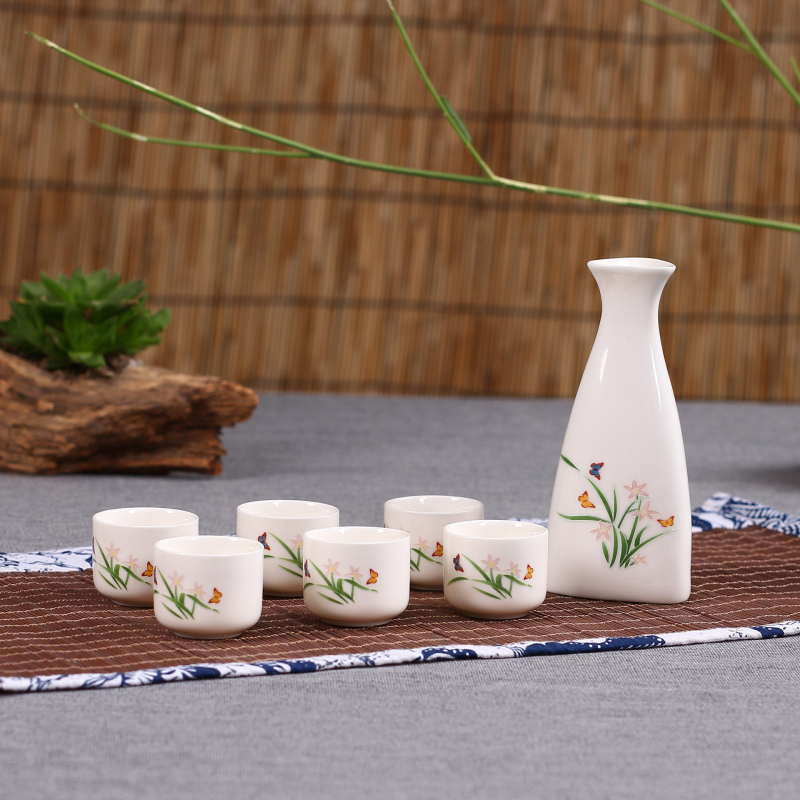 Set de vin din porțelan în stil antic, 7 piese, cu un recipient ceramic triunghiular și șase pahare, în cutie cadou