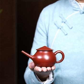 Ceainic Yixing Zisha, pictură manuală, motiv Red Robe, cutie cadou