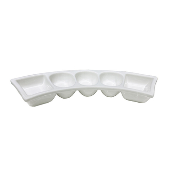 Farfurie de sos din ceramică, în formă de evantai, albă, cu logo imprimat și finisaj glazurat