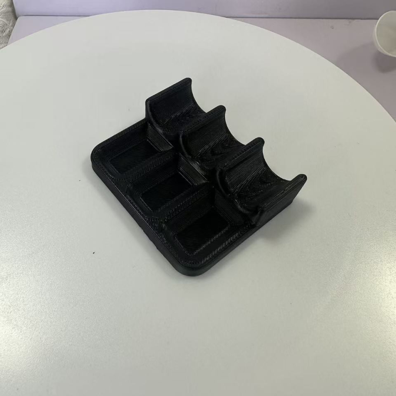 Suport pentru pensule tipărit 3D, portabil și ușor de curățat