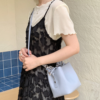 Geantă bucket cu design niche, geantă de umăr tricotată casual, mini crossbody, primăvara 2026