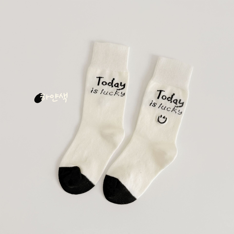 Șosete pentru copii, lungime medie, cu zâmbet brodat și litere alfabet, stil coreean, din bumbac combed, respirabile, pentru toamnă-iarnă