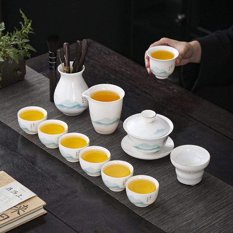 Shengxiang set de ceai ceramic – motiv munte asemănător jadului, 11 piese, include boluri mici cu capac și ceașcă principală, plus șase cești pentru domni