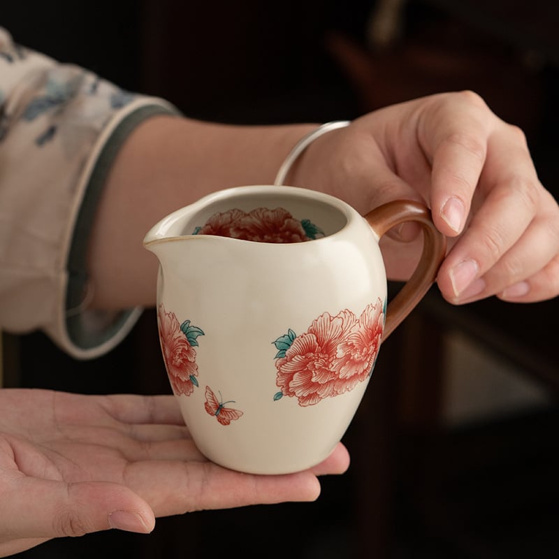 Porțelan bej Ru Kiln cu floare de bujor — set Kung Fu de ceai din porțelan de înaltă calitate, cu server de ceai și separator de ceai