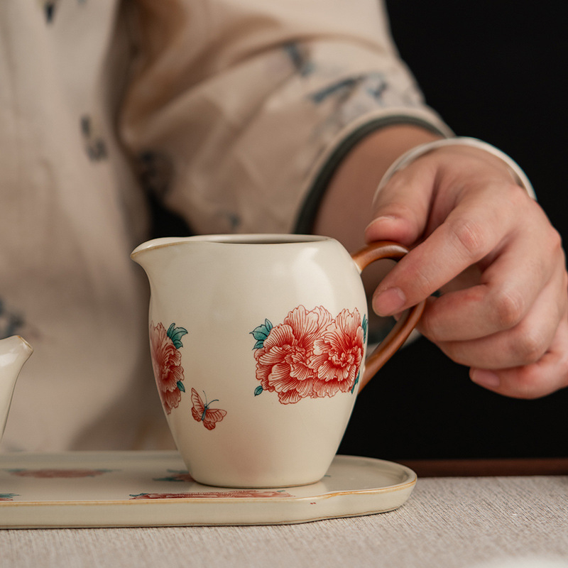Porțelan bej Ru Kiln cu floare de bujor — set Kung Fu de ceai din porțelan de înaltă calitate, cu server de ceai și separator de ceai