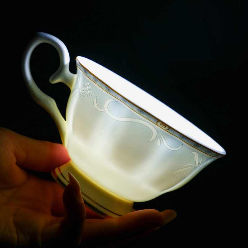 Set de cești de cafea și farfurioare din porțelan cu os, relief și gradient, stil britanic vintage pentru ceaiul de după-amiază, cutie cadou