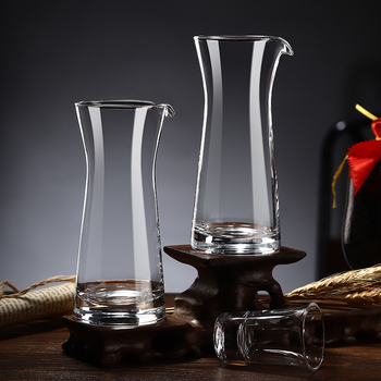Set din sticlă cu separator pentru băuturi și pahare de vin, cu decantor graduat