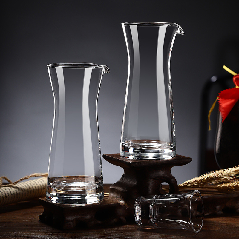 Set din sticlă cu separator pentru băuturi și pahare de vin, cu decantor graduat