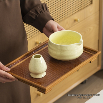 Set de ceai matcha din ceramică, două piese, design minimalist