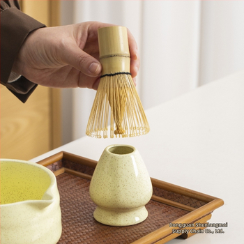 Set de ceai matcha din ceramică, două piese, design minimalist