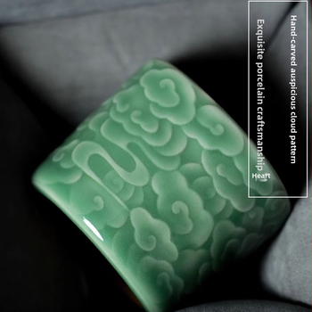 Ceșă de ceai din celadon cu model Norii de Jad, ceramică Yue Kiln, stil vintage
