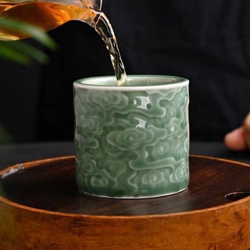 Ceșă de ceai din celadon cu model Norii de Jad, ceramică Yue Kiln, stil vintage