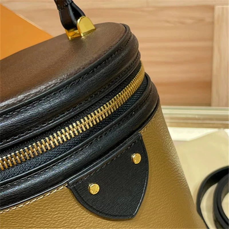 Geantă cilindrică de piele pentru femei, imprimeu floral vintage, primăvara 2025, crossbody cu capac, mică pentru utilizare zilnică