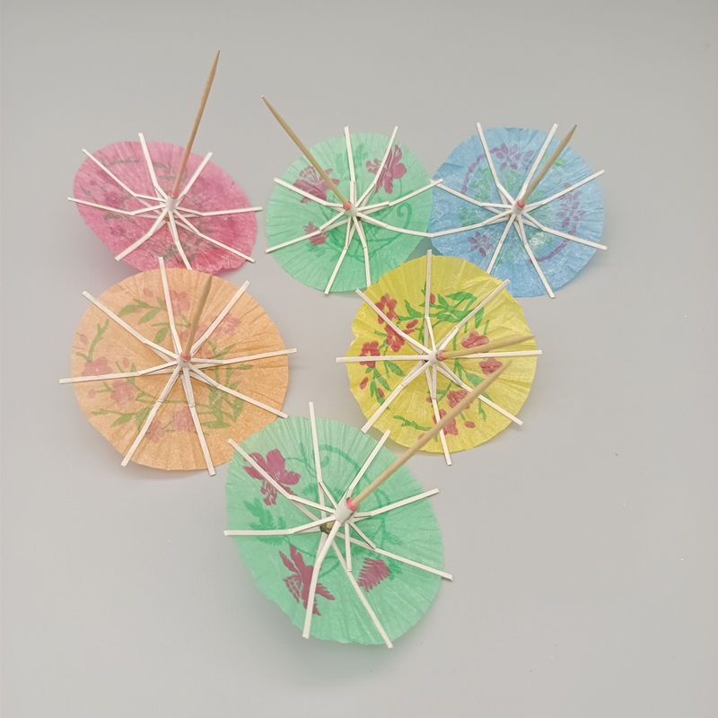 Bețișoare cu umbrelă colorate, de unică folosință, pentru fructe, prăjituri și cocktailuri