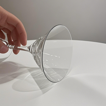 Pahar martini din cristal, pahar cocktail cu picior, transparent, formă triunghiulară cu design în formă de fluture pentru șampanie, 201–300 ml