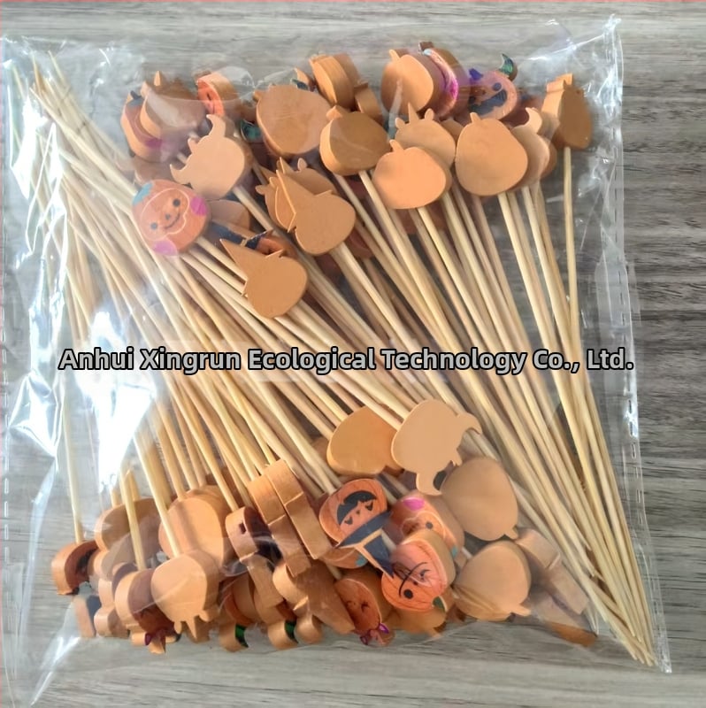 Bambusové špízy na halloweensku tekvicovú párty — ovocné, dezertné a koktailové špízy