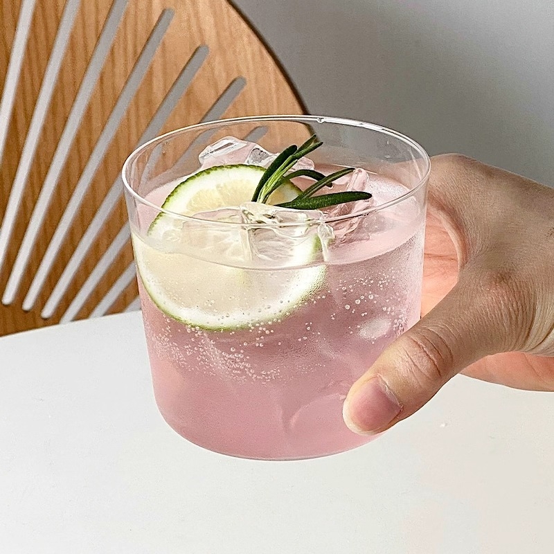 Pahar din sticlă pentru cocktailuri, foarte ușor, fără mâner, stil japonez; pentru iced Americano, latte, ceai și băuturi reci; formă rotundă, strat unic, culoare solidă.