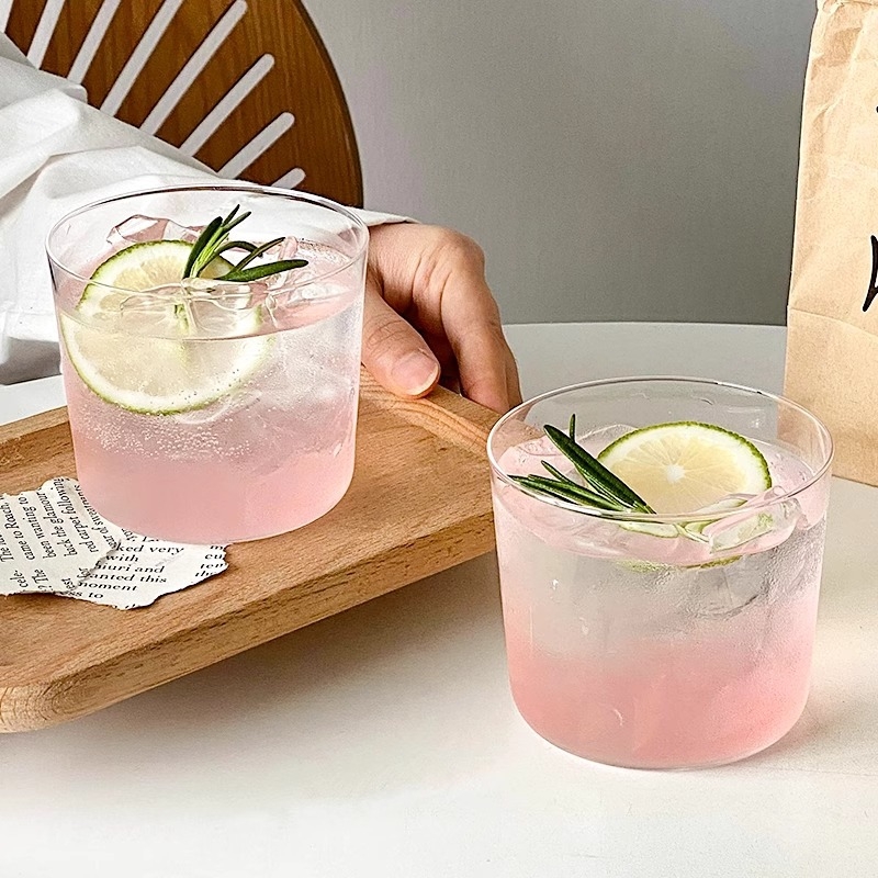 Pahar din sticlă pentru cocktailuri, foarte ușor, fără mâner, stil japonez; pentru iced Americano, latte, ceai și băuturi reci; formă rotundă, strat unic, culoare solidă.