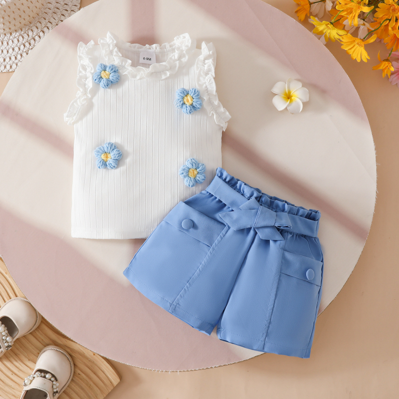 Set de vară pentru fetițe: două piese, top fără mâneci cu floare 3D din tricot și textură în rib, pantaloni scurți