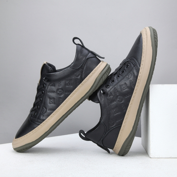 Pantofi sport albi pentru bărbați din piele, respirabili, talpă moale, stil coreean, slip-on casual, vârf rotund