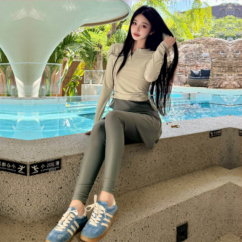 Dámske potápačské neoprénové plavky, model 2026, konzervatívny strih, dvojdielny diel zakrývajúci bruško s dlhými rukávmi a dlhými nohavicami, ochrana pred slnkom na surfovanie a pobyt v horúcich prameňoch.
